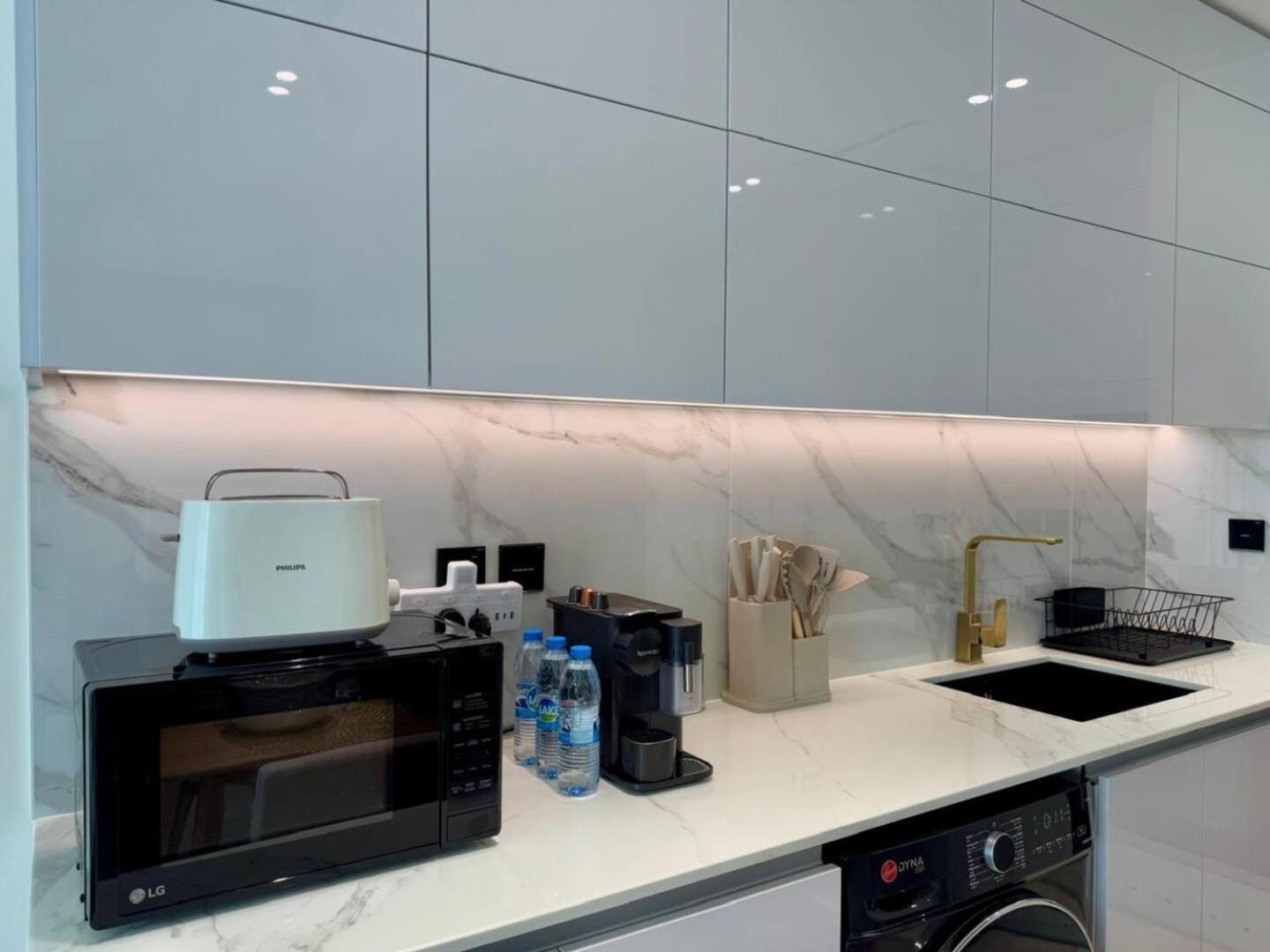 Spacious 1br In Jvc With Big Balcony * Dubai