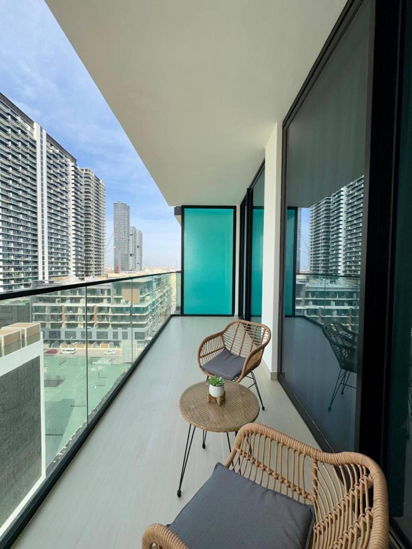Spacious 1br In Jvc With Big Balcony * Dubai