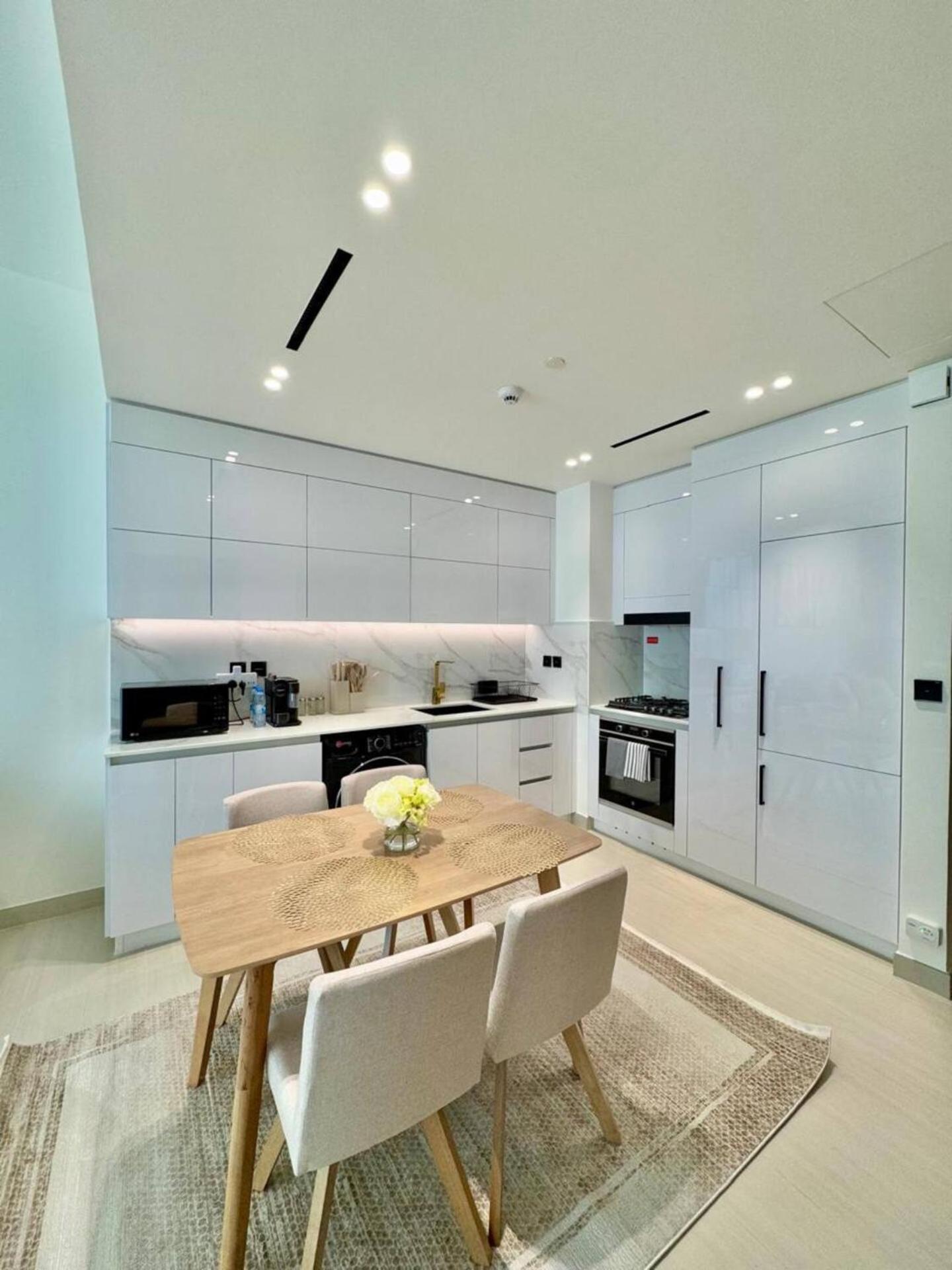 Apartment Spacious 1br In Jvc With Big Balcony