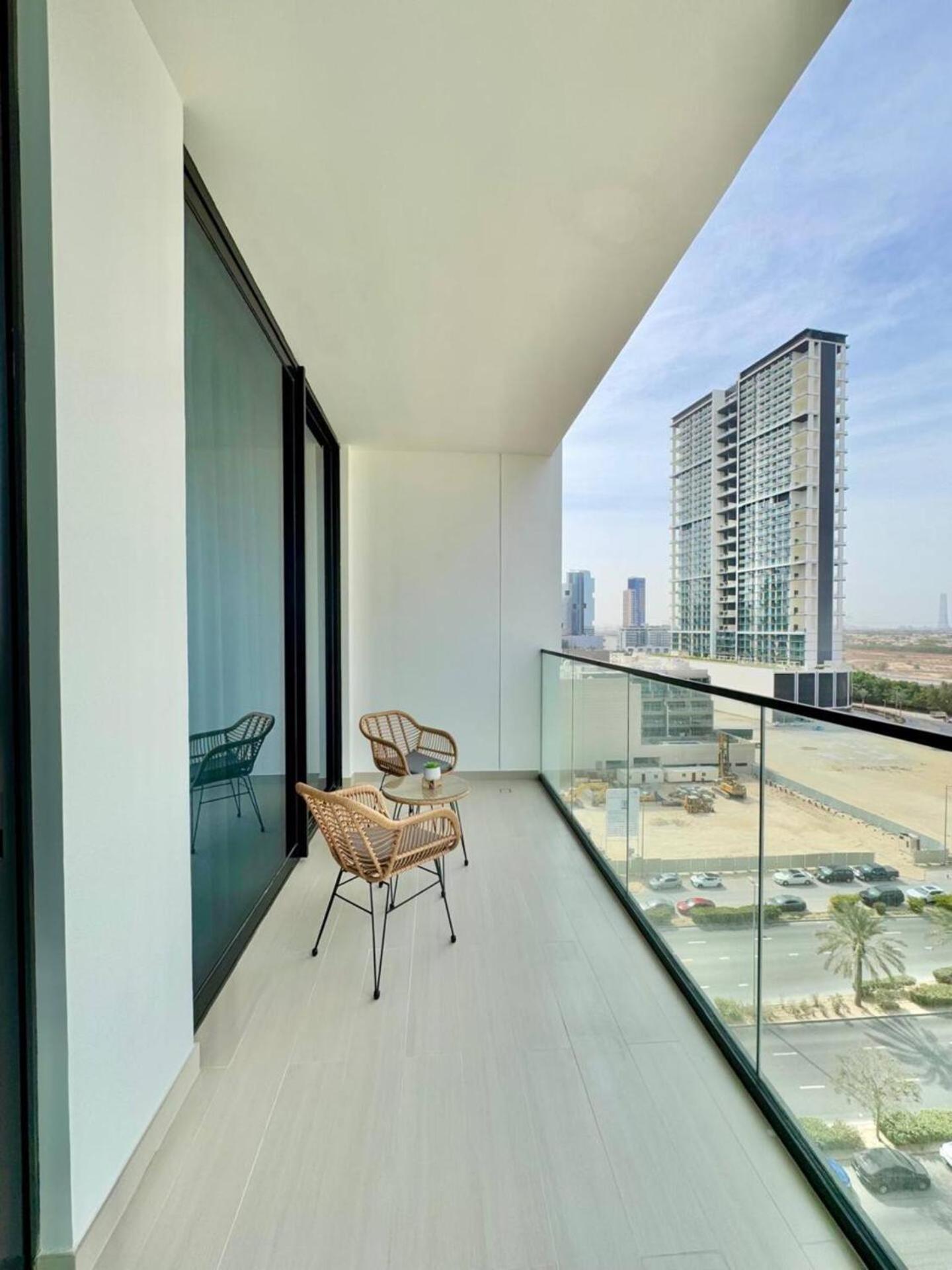 Spacious 1br In Jvc With Big Balcony * Dubai